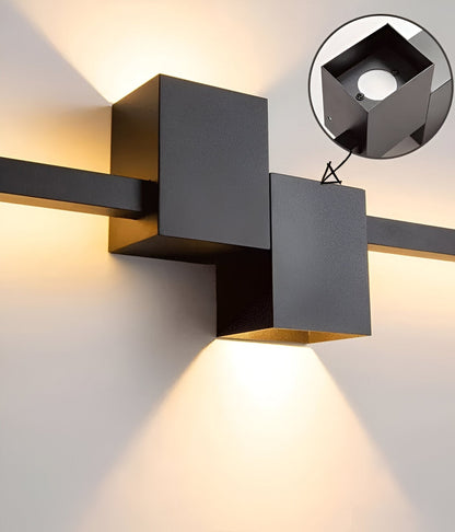 Czarna liniowa lampa ścienna LED do nowoczesnych wnętrz