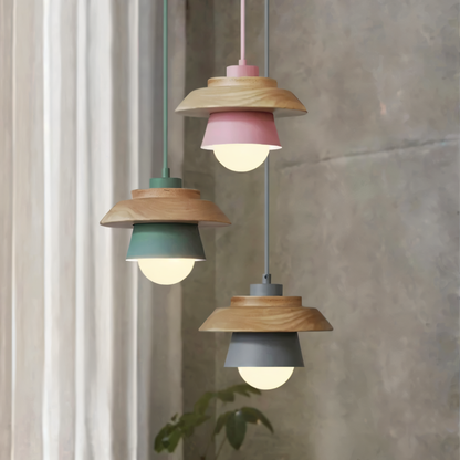 Lampa wisząca drewniano-metalowa w stylu skandynawskim