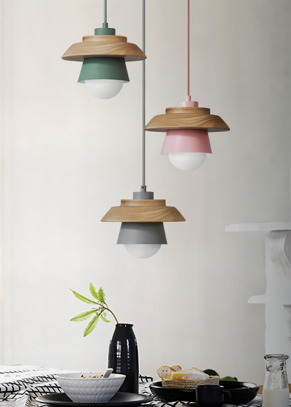 Lampa wisząca drewniano-metalowa w stylu skandynawskim