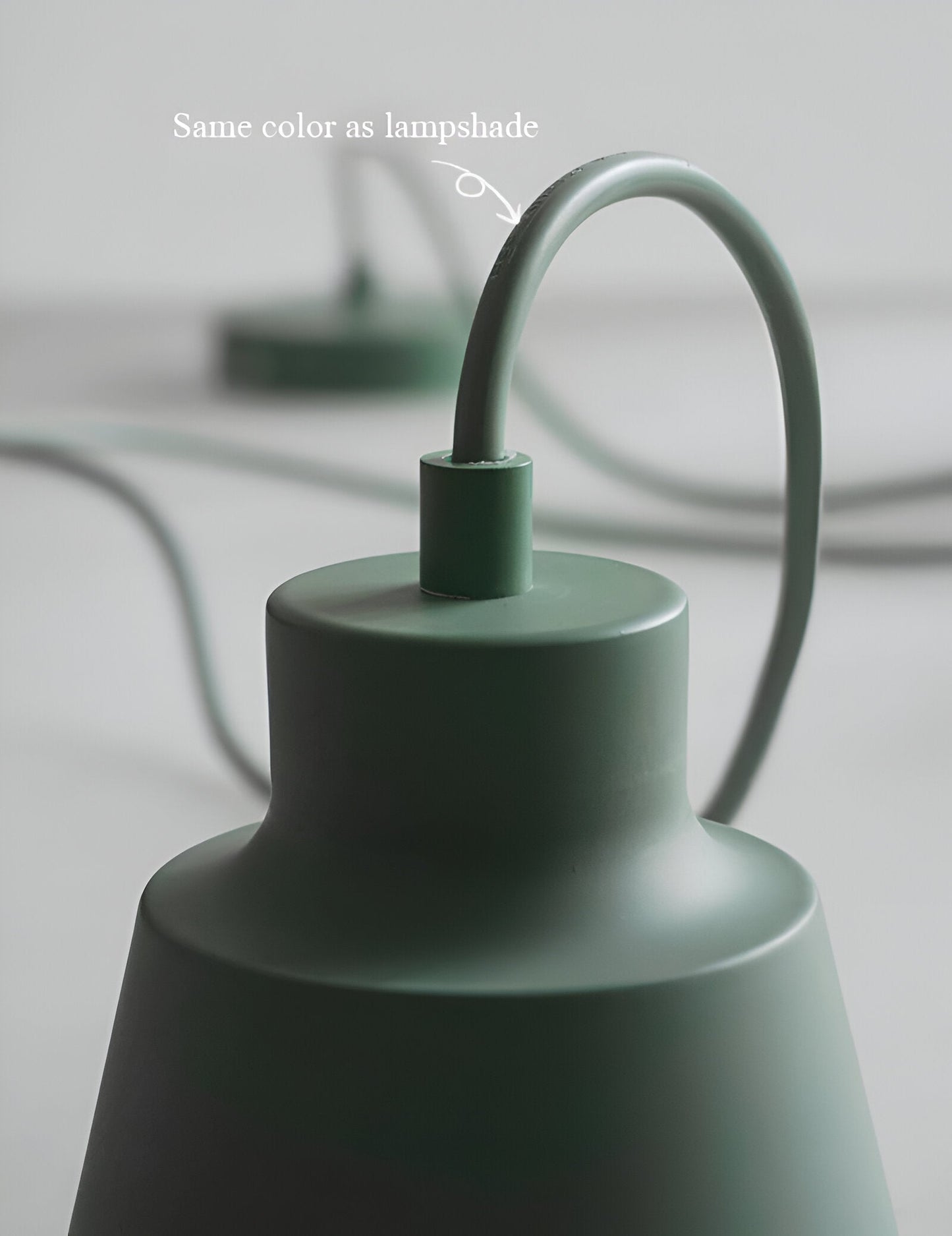 Lampa wisząca drewniano-metalowa w stylu skandynawskim