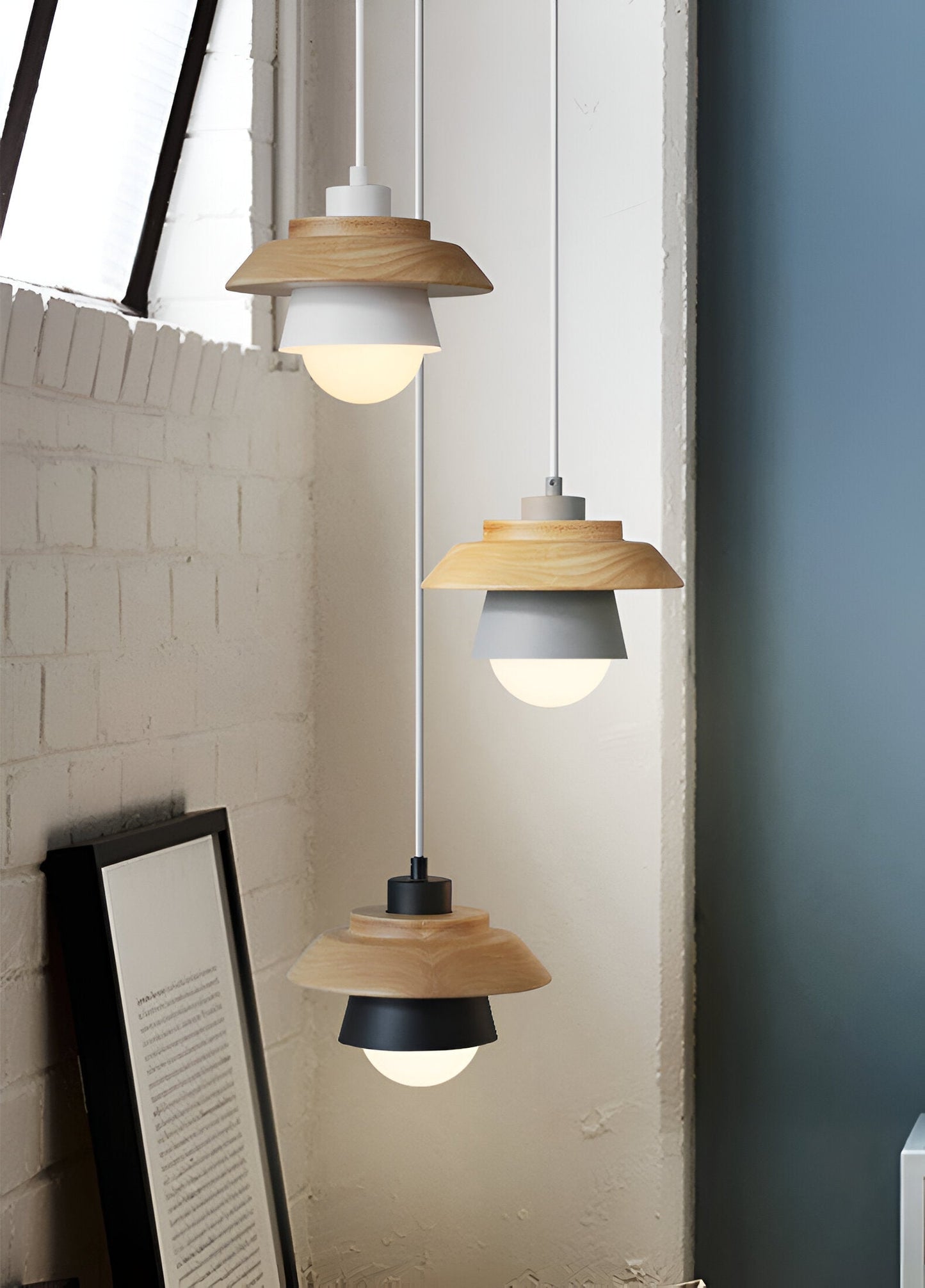 Lampa wisząca drewniano-metalowa w stylu skandynawskim