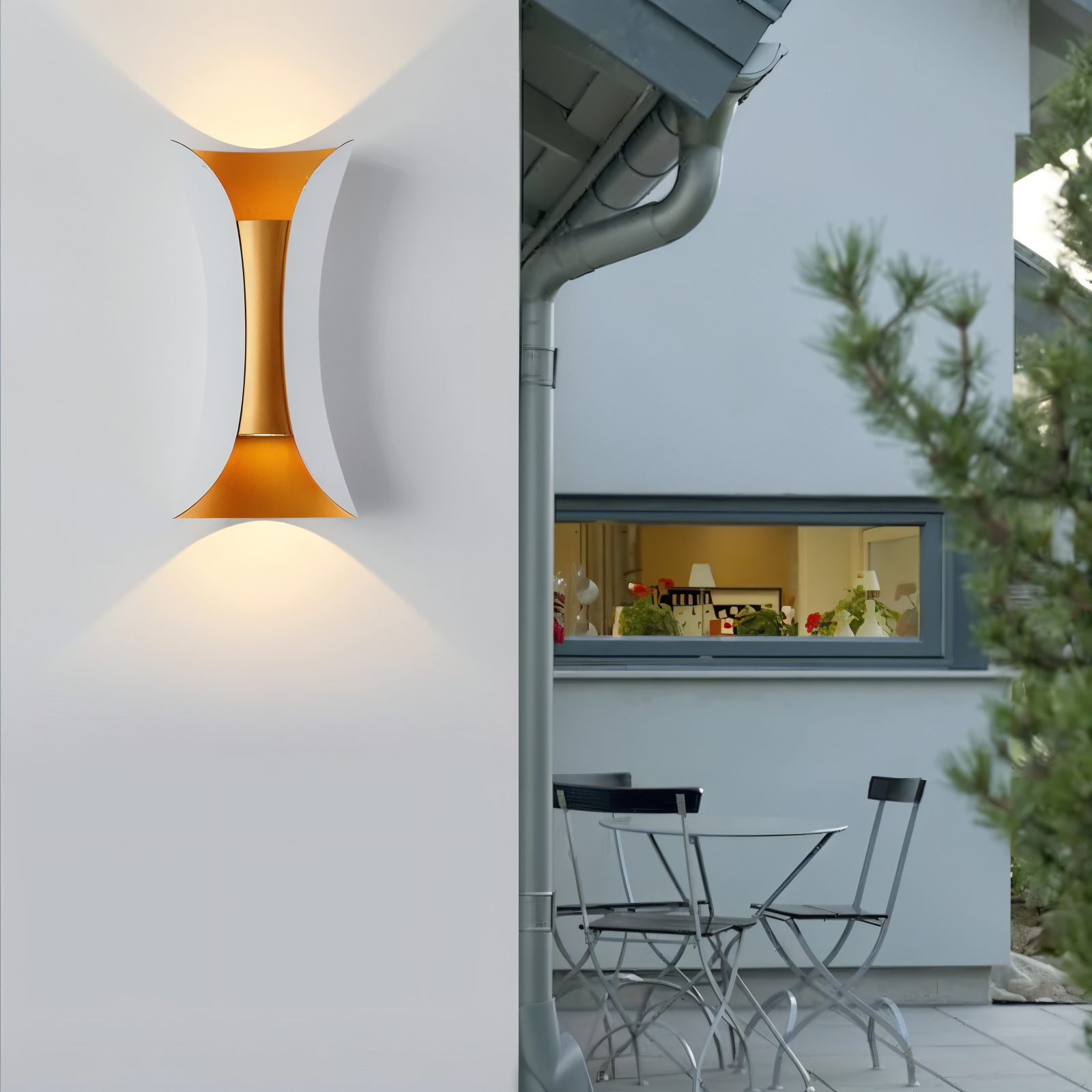 Zewnętrzna lampa ścienna LED góra-dół czarno-złota