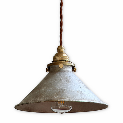 Industrialna lampa wisząca metalowa stożkowa