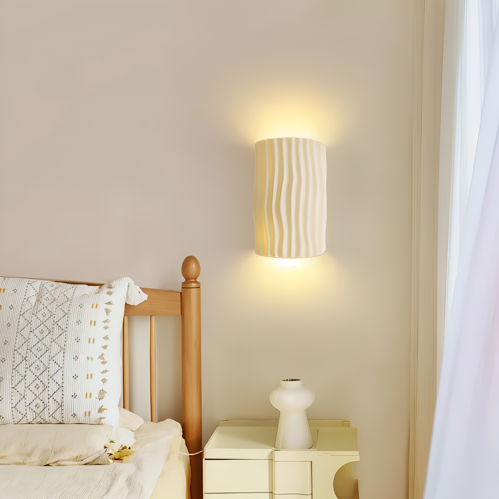 Plisowana lampa ścienna LED G9 z żywicy