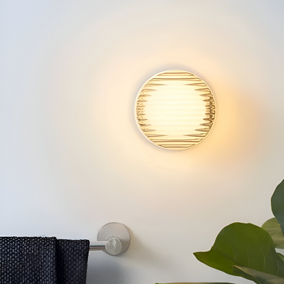 Okrągła prążkowana lampa ścienna LED ze szkła