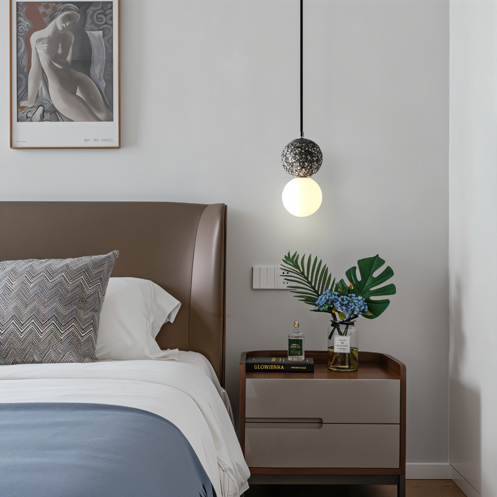 Lampa wisząca szklana rzeźbiona z metalem