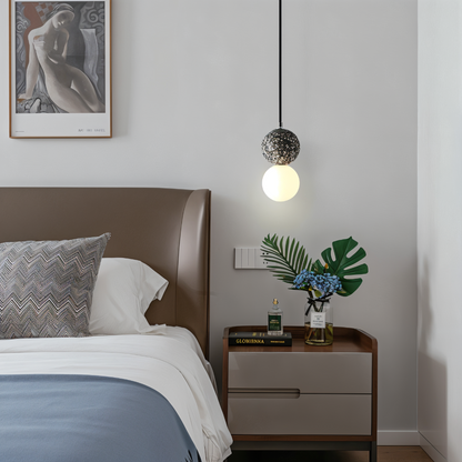 Lampa wisząca szklana rzeźbiona z metalem