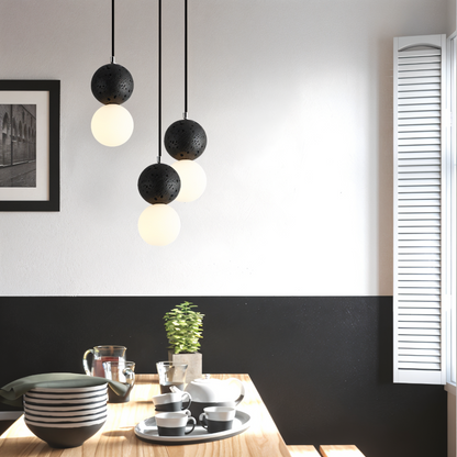 Lampa wisząca szklana rzeźbiona z metalem