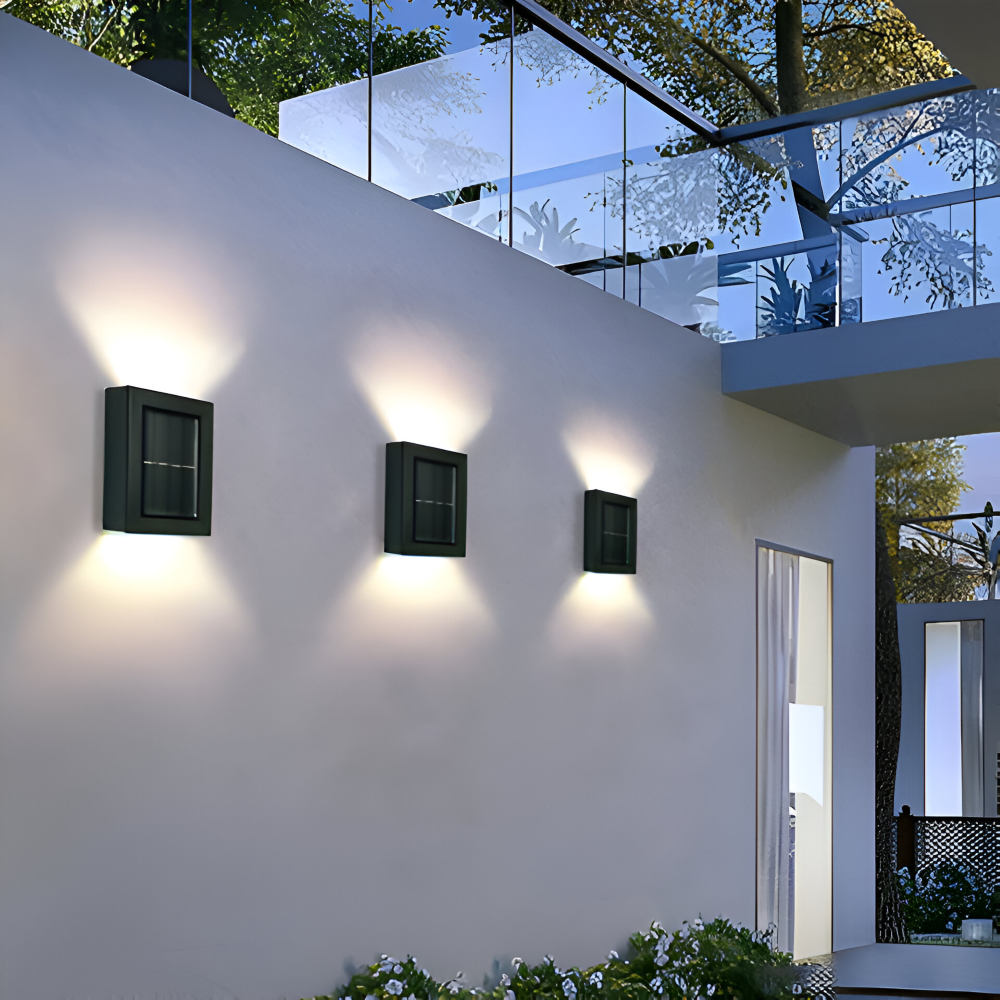 Solarna lampa ścienna zewnętrzna LED góra-dół IP65
