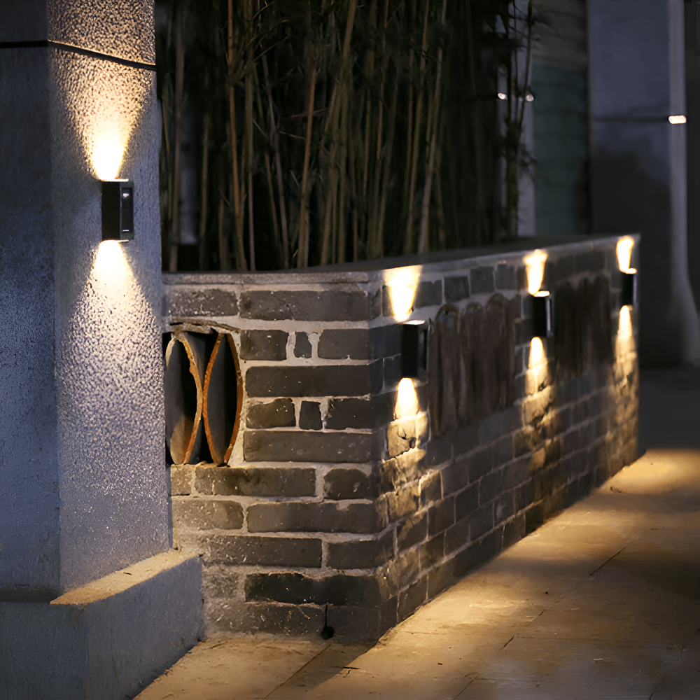 Solarna lampa ścienna zewnętrzna LED góra-dół IP65