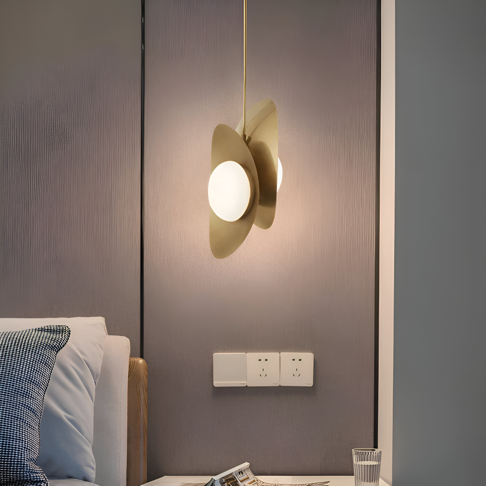 Lampa wisząca szklana perłowa z wykończeniem złotym