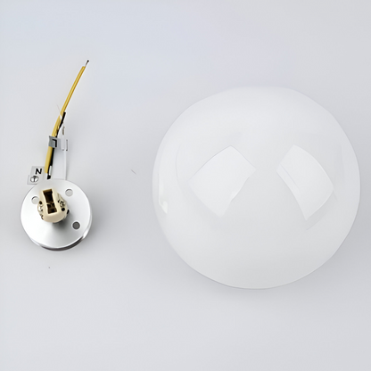 Okrągła lampa ścienna z mlecznego szkła minimalistyczna
