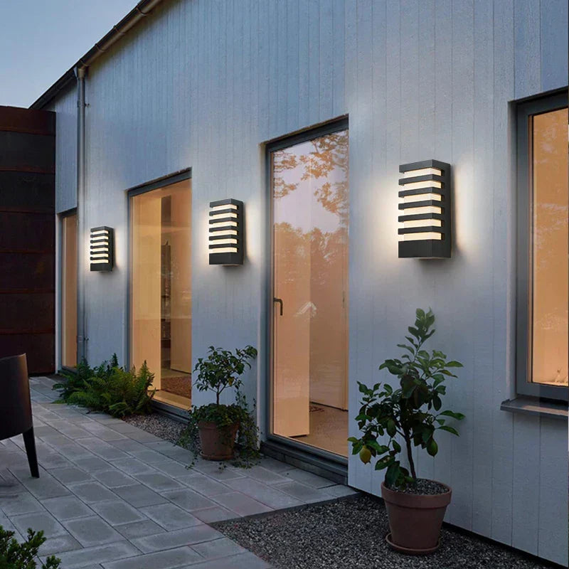 Zewnętrzna lampa ścienna LED IP65 ciepła biel 12W