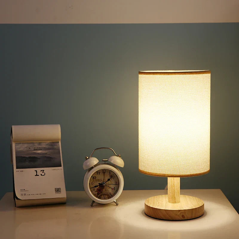 Lampa stołowa z drewna i lnu LED z pilotem