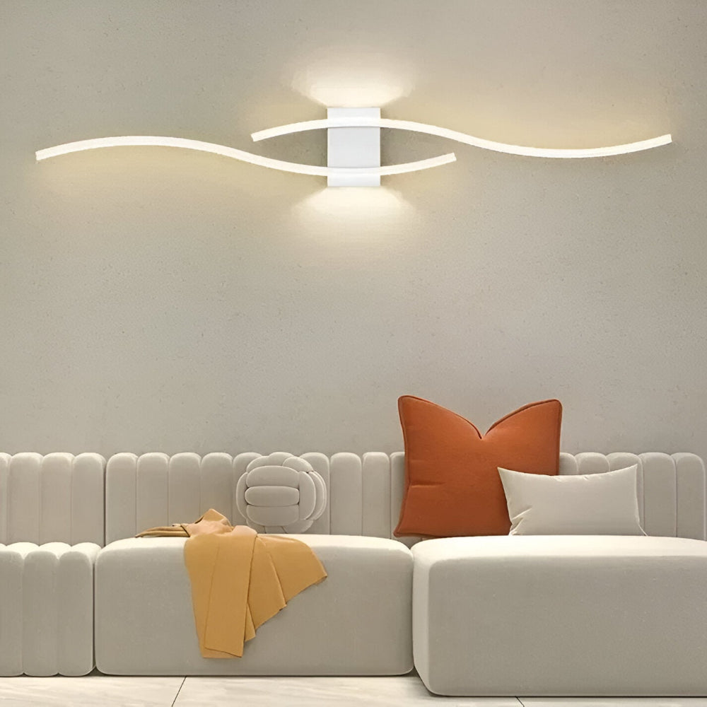 Nowoczesna lampa ścienna LED z falistym designem