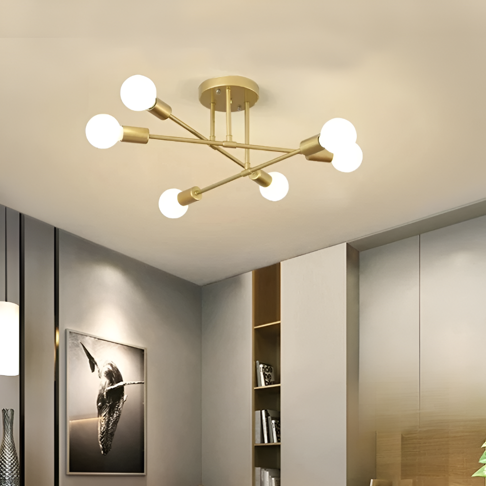 Złota lampa sufitowa do salonu w nowoczesnym stylu