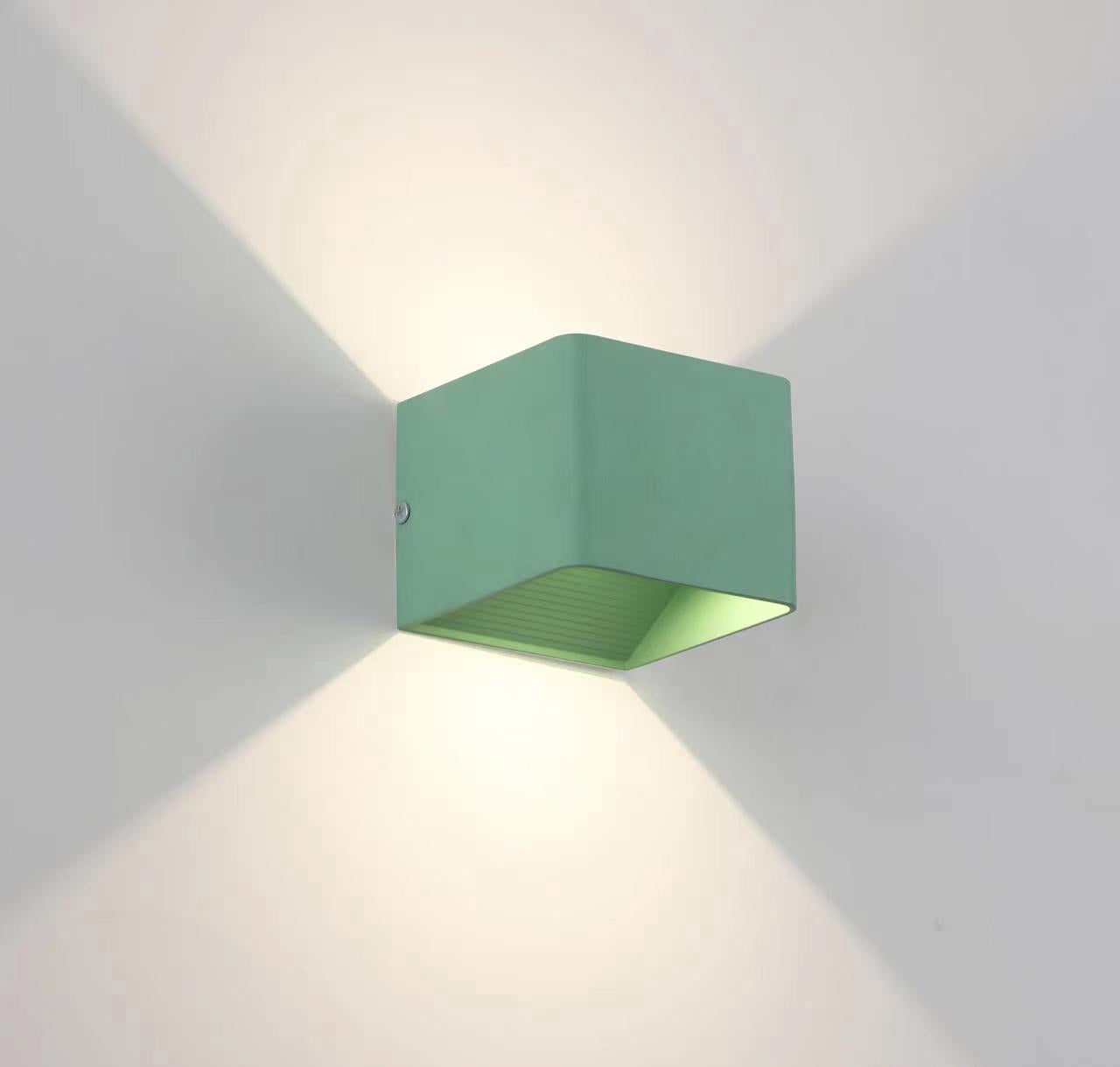 Nowoczesna kwadratowa lampa ścienna do wnętrz