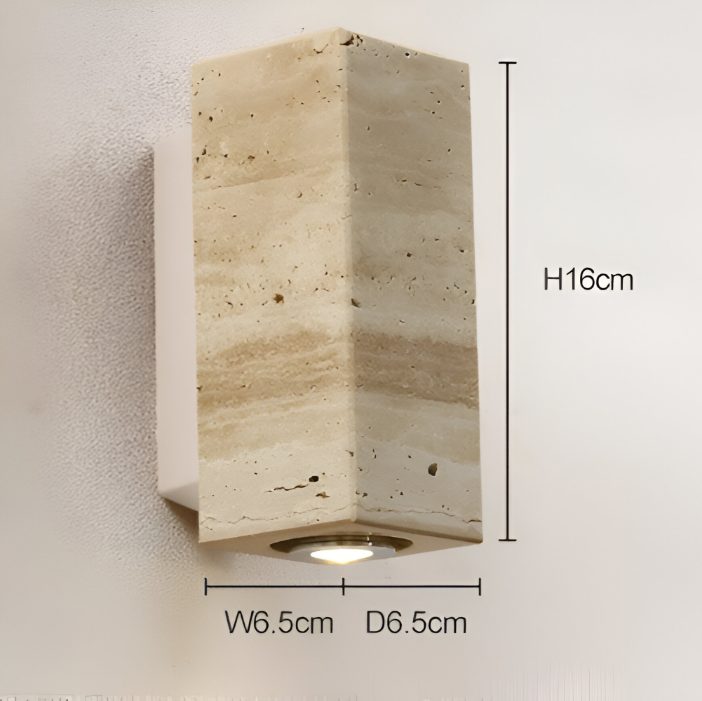 Lampa ścienna z trawertynu i podstawą z drewna lub metalu