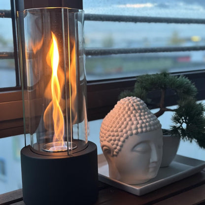Lampa olejowa szklana z metalową ramą dekoracyjna