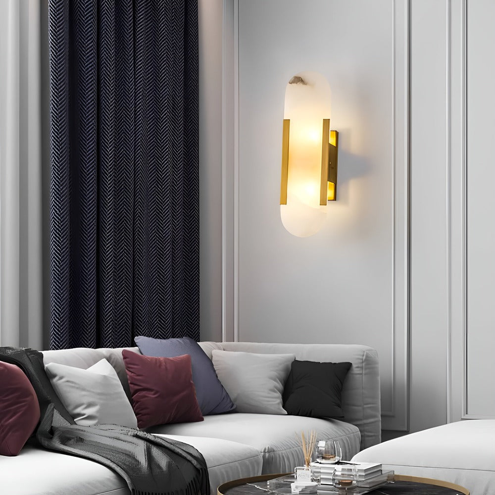 Lampa ścienna z alabastru i metalu do eleganckich wnętrz