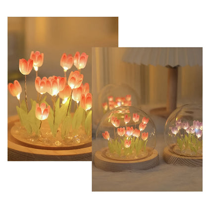 Dekoracyjna lampa LED z tulipanami pod szklaną kopułą