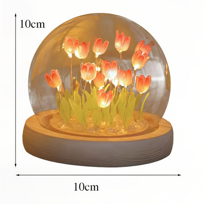 Dekoracyjna lampa LED z tulipanami pod szklaną kopułą