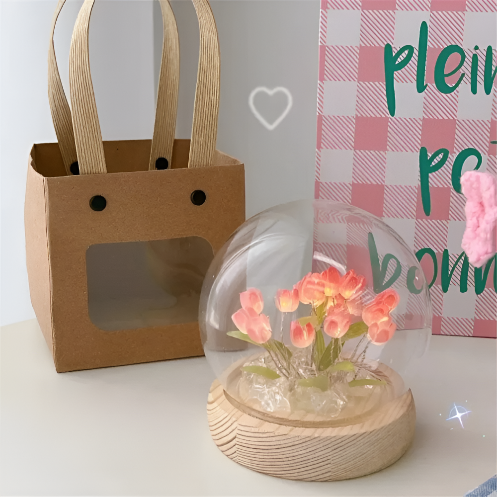 Dekoracyjna lampa LED z tulipanami pod szklaną kopułą