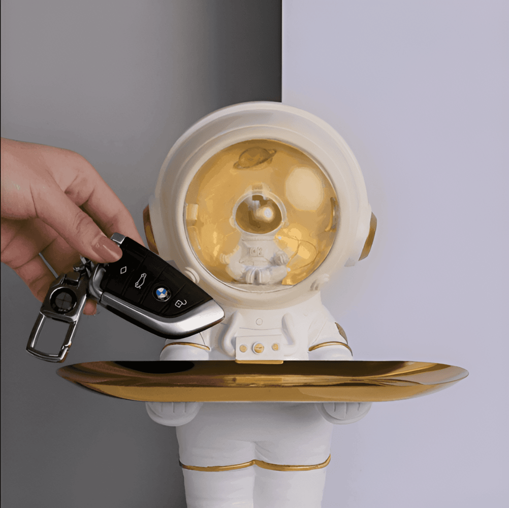 Dekoracyjna tacka na klucze z figurką astronauty