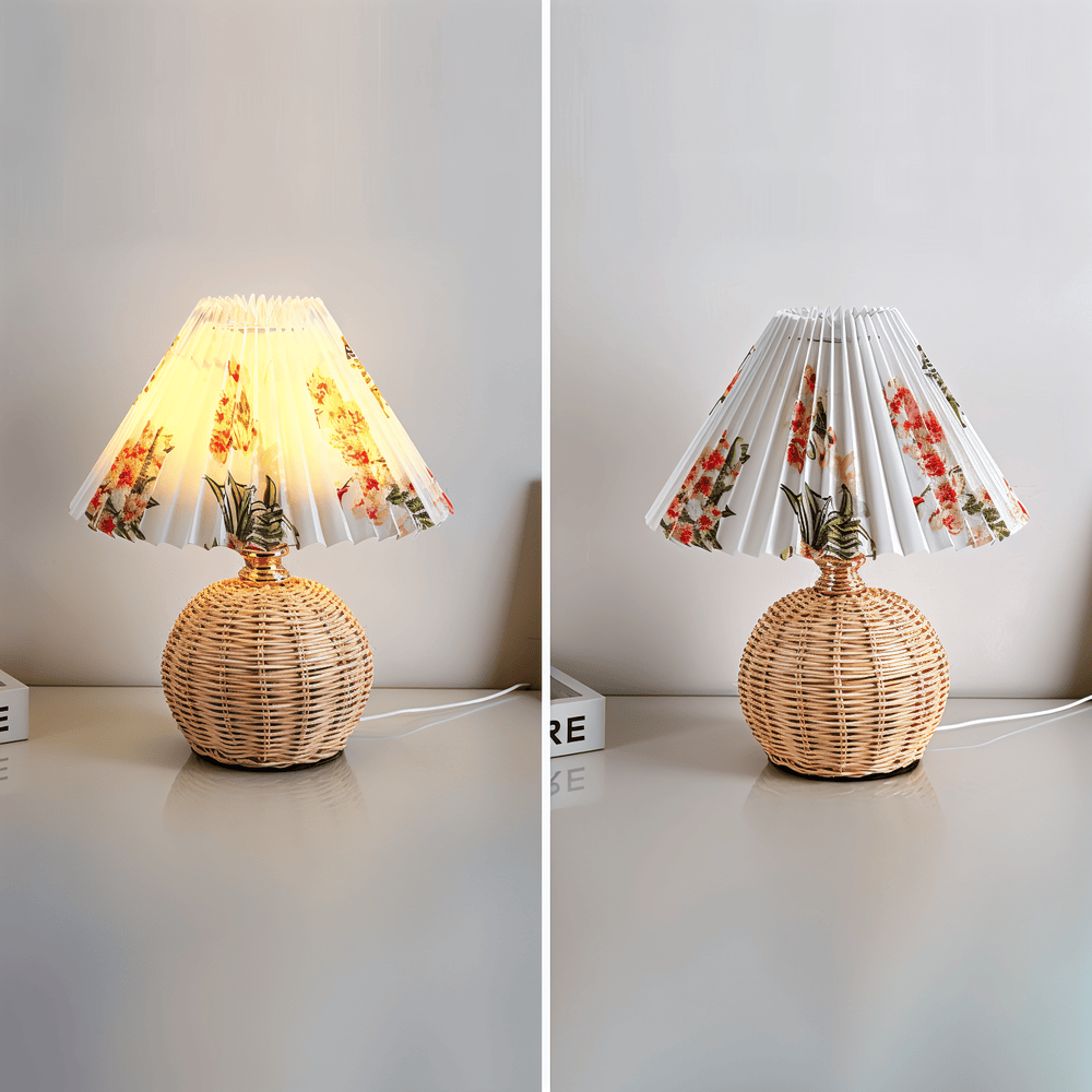 Lampka stołowa LED z plisowanym kloszem rattanowym