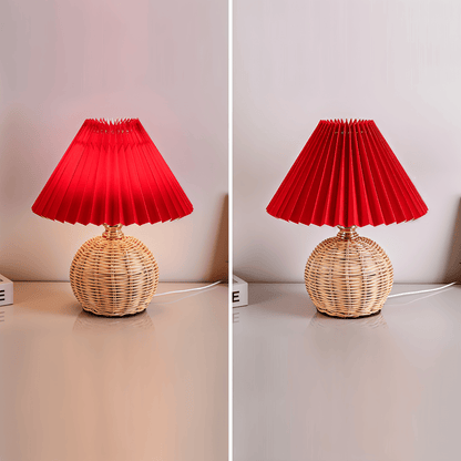 Lampka stołowa LED z plisowanym kloszem rattanowym