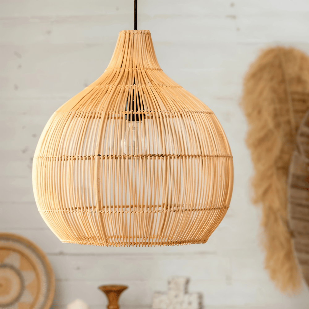 Lampa wisząca z rattanu do salonu boho naturalna