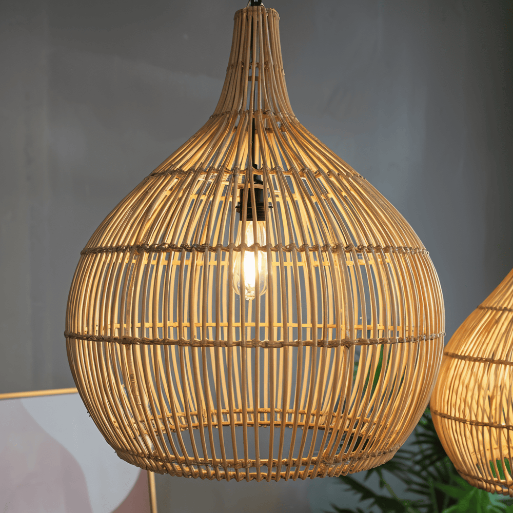 Lampa wisząca z rattanu do salonu boho naturalna