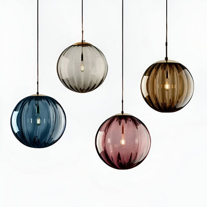 Lampa wisząca z kolorowymi szklanymi kulami