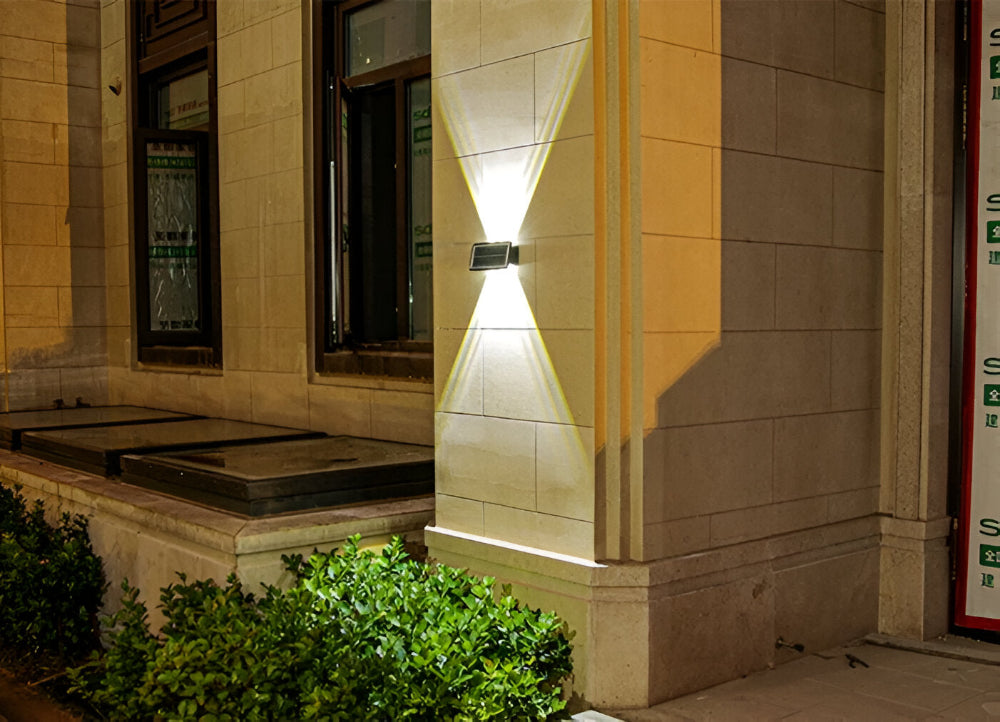 Solarna lampa ogrodowa LED na ścianę