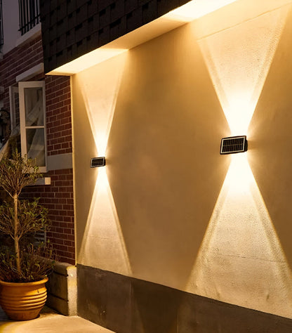 Solarna lampa ogrodowa LED na ścianę