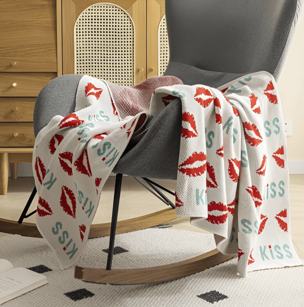 Miękki koc fleece w serca romantyczny do sypialni