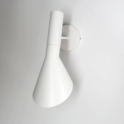 Regulowana czarna lampa ścienna LED do salonu