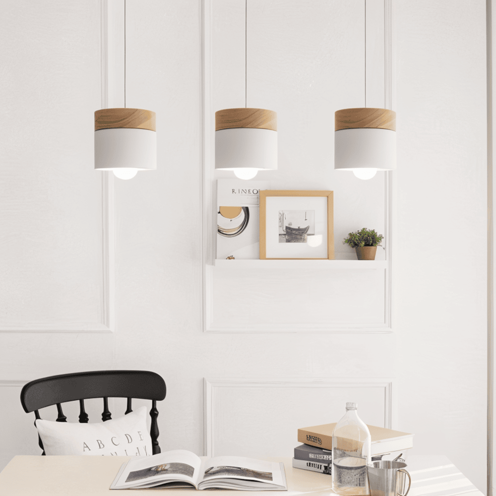 Lampa wisząca metalowa z drewnem do kuchni i salonu