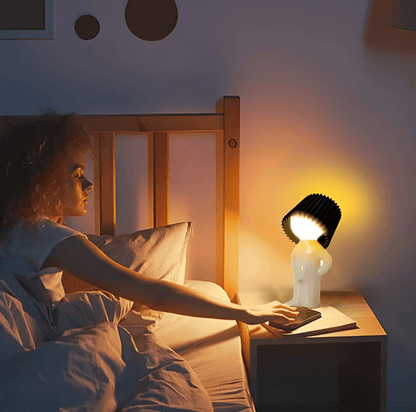 Dekoracyjna lampka LED z figurką chłopca