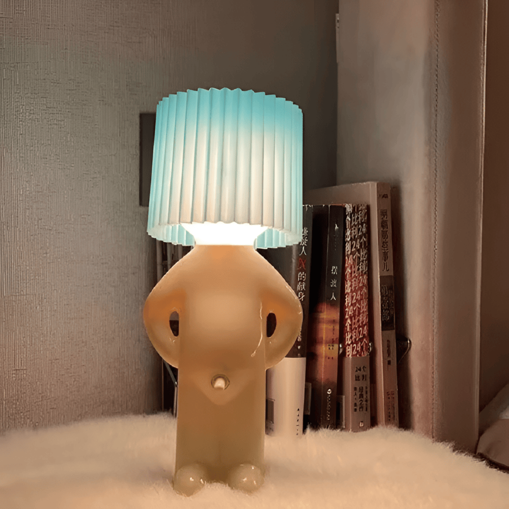 Dekoracyjna lampka LED z figurką chłopca
