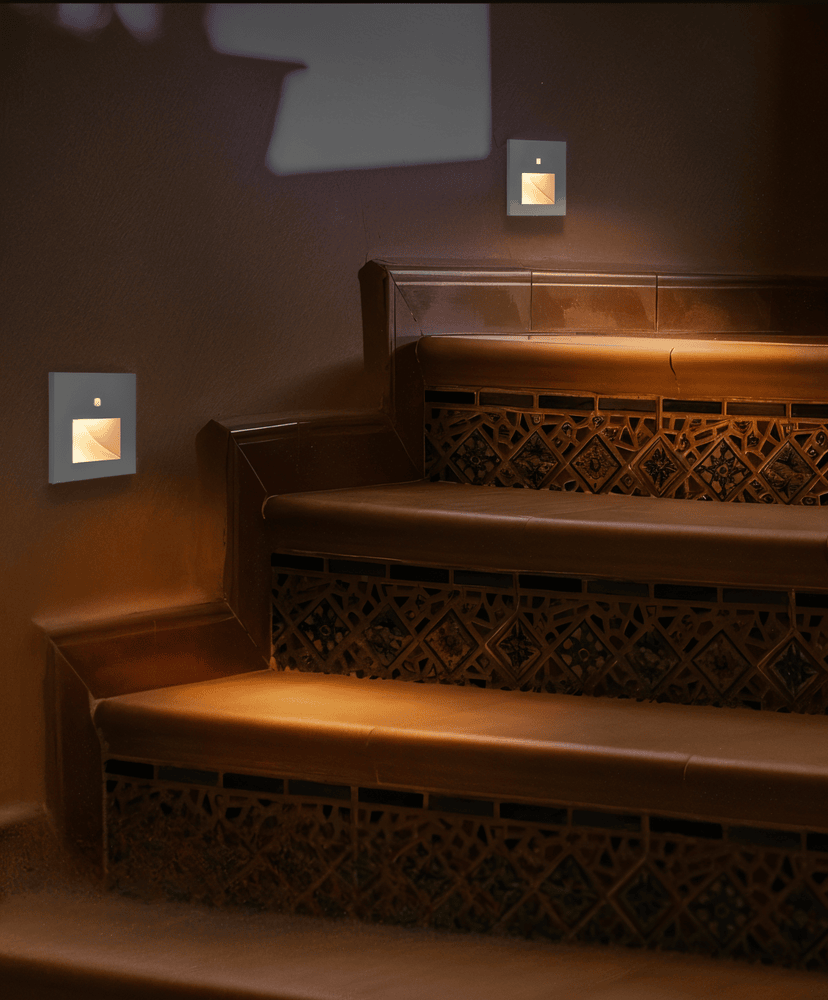 Wpuszczana lampa ścienna LED z czujnikiem ruchu