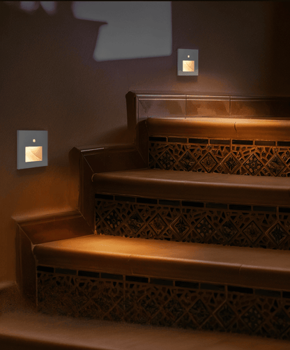 Wpuszczana lampa ścienna LED z czujnikiem ruchu