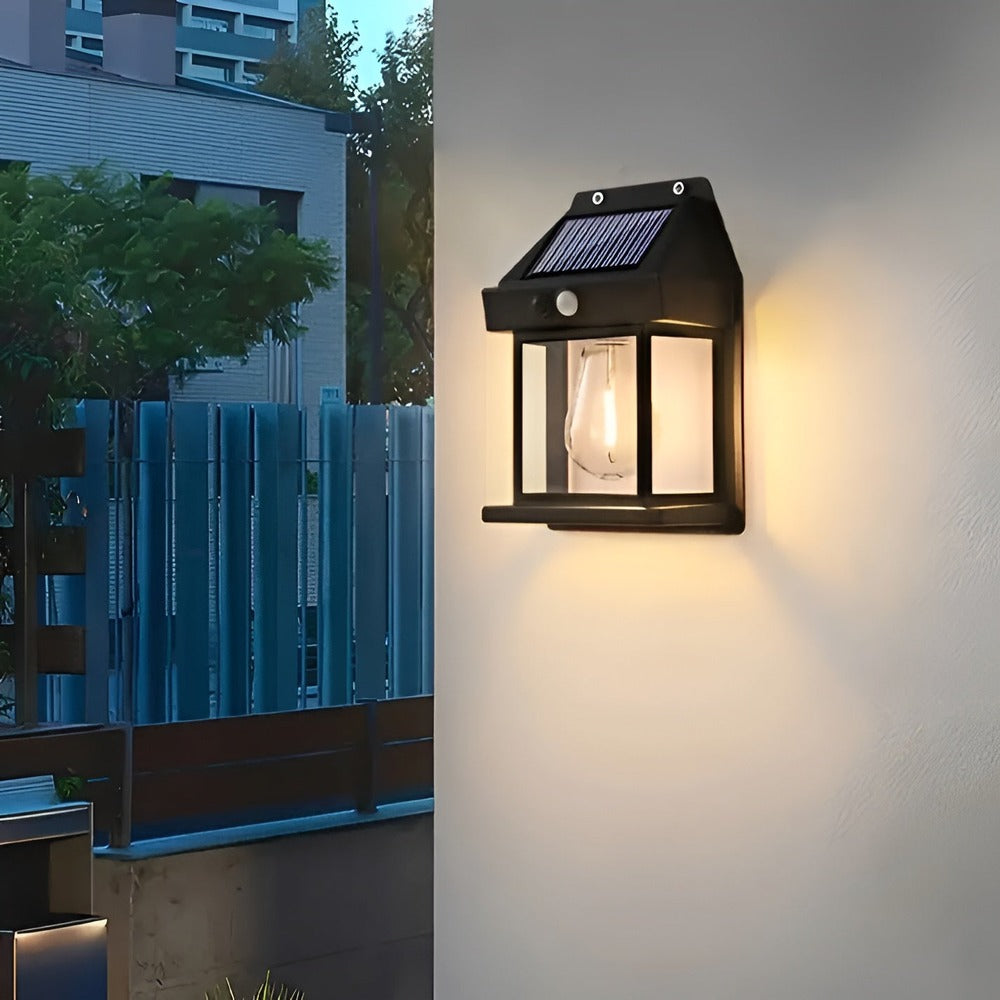Solarna lampa ścienna LED z czujnikiem ruchu