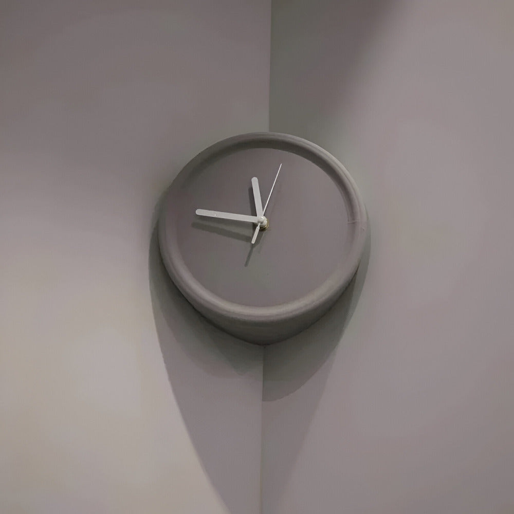 Cichy zegar ścienny narożny 3D minimalistyczny 30 cm