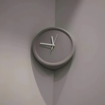Cichy zegar ścienny narożny 3D minimalistyczny 30 cm