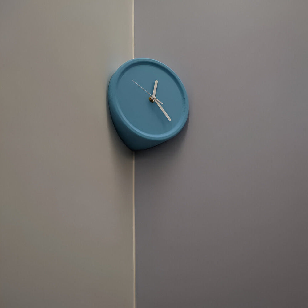 Cichy zegar ścienny narożny 3D minimalistyczny 30 cm