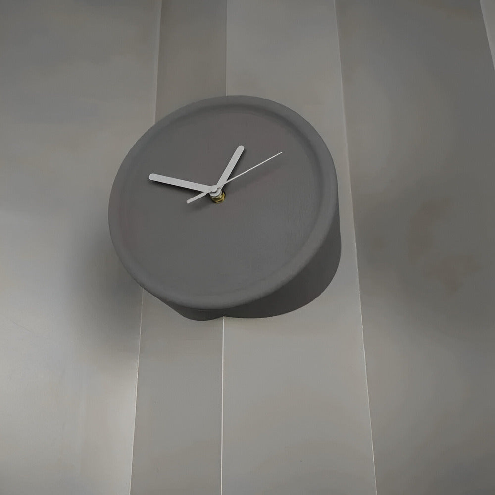 Cichy zegar ścienny narożny 3D minimalistyczny 30 cm