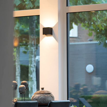 Nowoczesna lampa ścienna LED z aluminium i akrylu