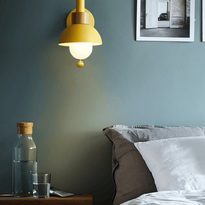 Kolorowa lampa ścienna z drewna i żelaza do pokoju dziecka