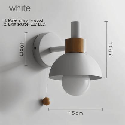 Kolorowa lampa ścienna z drewna i żelaza do pokoju dziecka